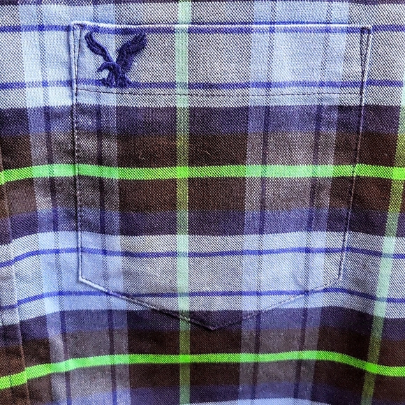 American Eagle Classic Fit Plaid Button Down Shirt - Picture 4 of 8